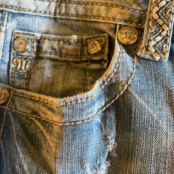 BASICALLY NEW MISS ME SKINNY JEANS (size 31) - Picture 3 of 6